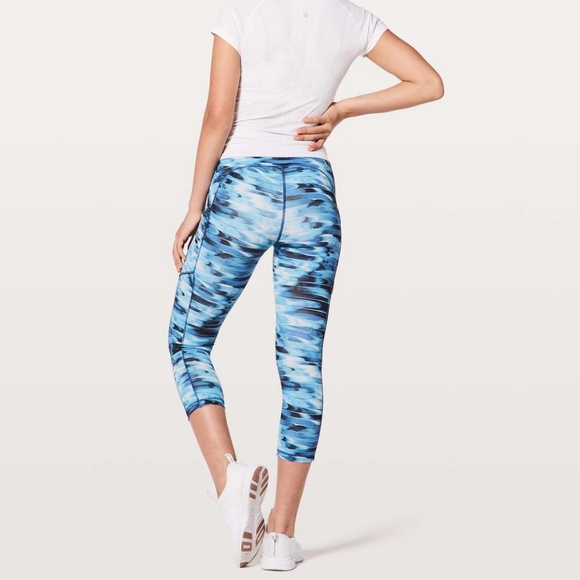 Lululemon Speed Up Crop - Picture 3 of 10
